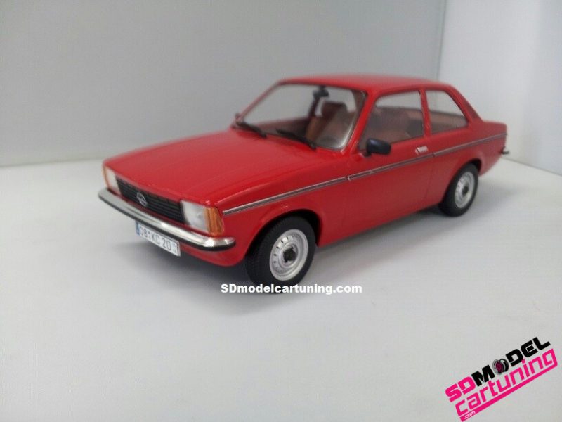 1:18 Opel Kadett C2 Berline rouge