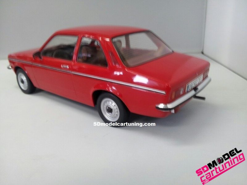 1:18 Opel Kadett C2 Berline rouge