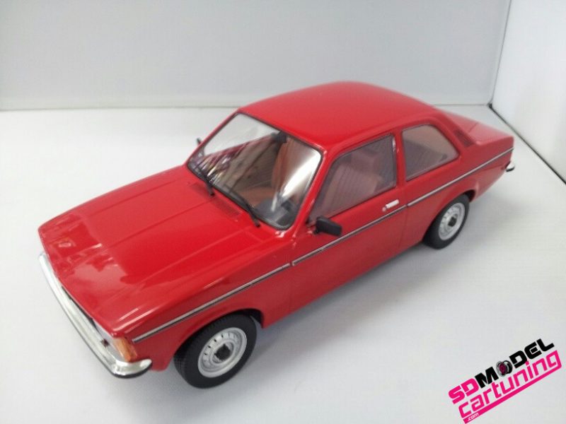 1:18 Opel Kadett C2 Berline rouge
