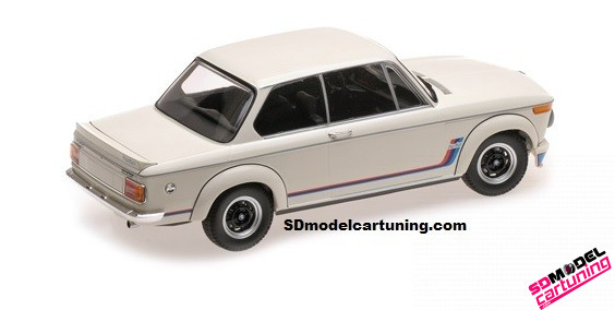 bmw 2002 scale model