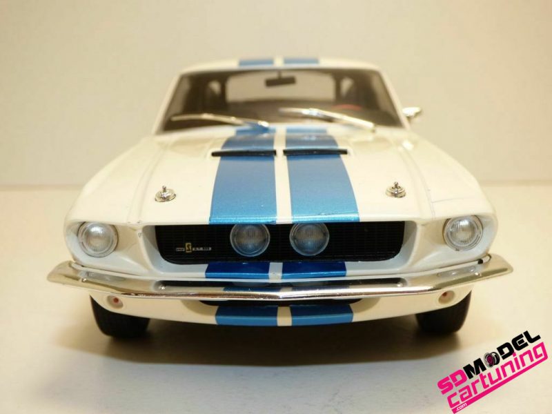 1:18 Ford Mustang Shelby GT500 wit