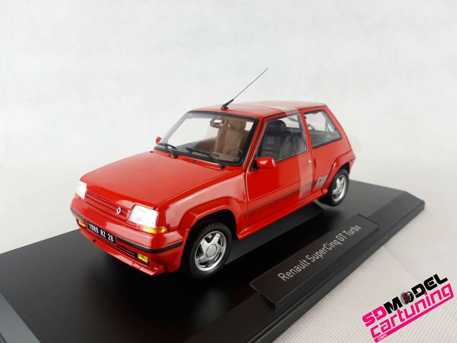 Renault 1 18