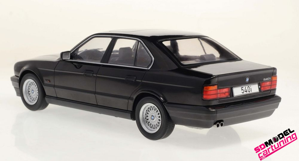 BMW Serie 5 E34 1992 Black1//18-18157 MCG