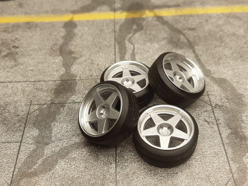 1:18 Compomotive aluvelgenset 16 inch – Image 2