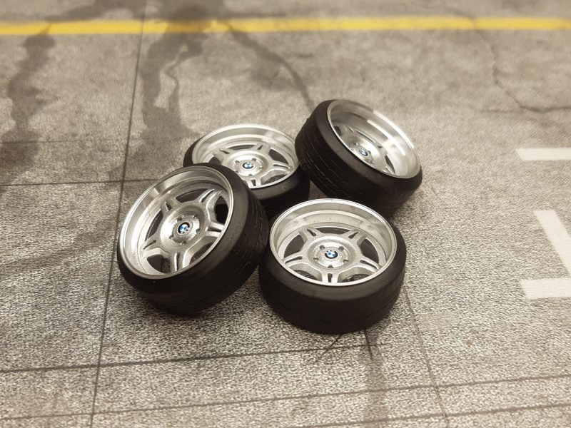 1:18 Paire de roues en aluminium M-sport 16 pouces