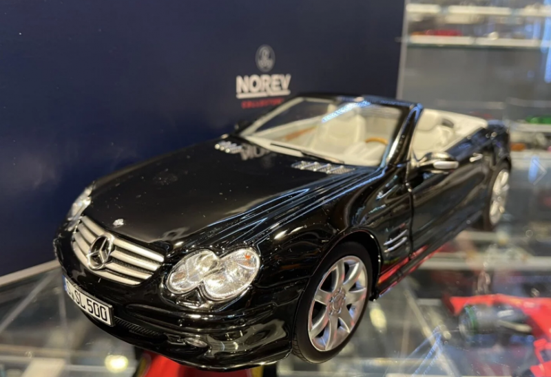 1:18 Mercedes Benz SL 500 - 2003 - Zwart – Bild 5