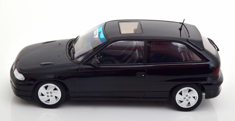 1:18 Opel Astra GSI, 1992 - Zwart - Afbeelding 3