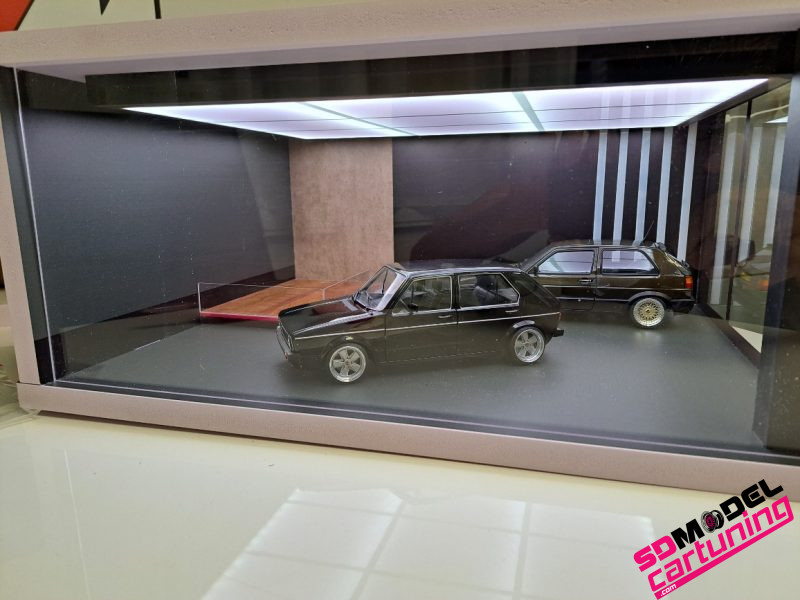 1:18 Car showroom diorama - Bouwkit - immagine 16