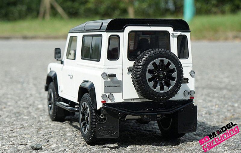 1:18 Land Rover Defender Works 90 - edition 70th - Wit - Imagen 3