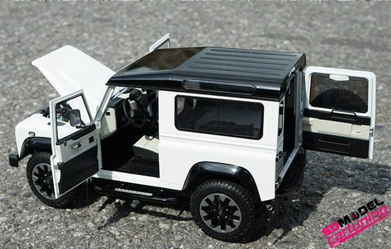 1:18 Land Rover Defender Works 90 - edition 70th - Wit - Imagen 4