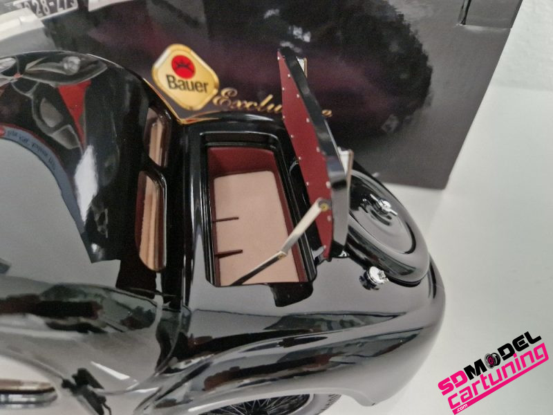 1:12 Bugatti Type 57SC Atalante - 1937 - Two-tone red/black – Image 16