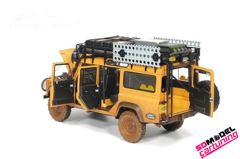 1:18 Land Rover Defender 110 Camel Trophy 1993 - Mud version - Imagen 3