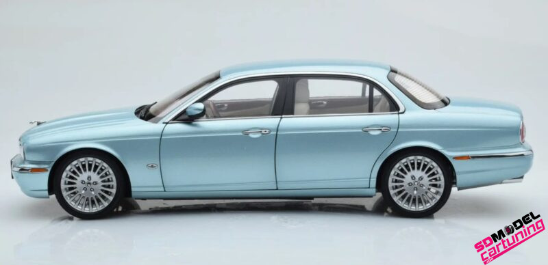1:18 Jaguar XJ6 X350 - Blauw metallic - Afbeelding 2