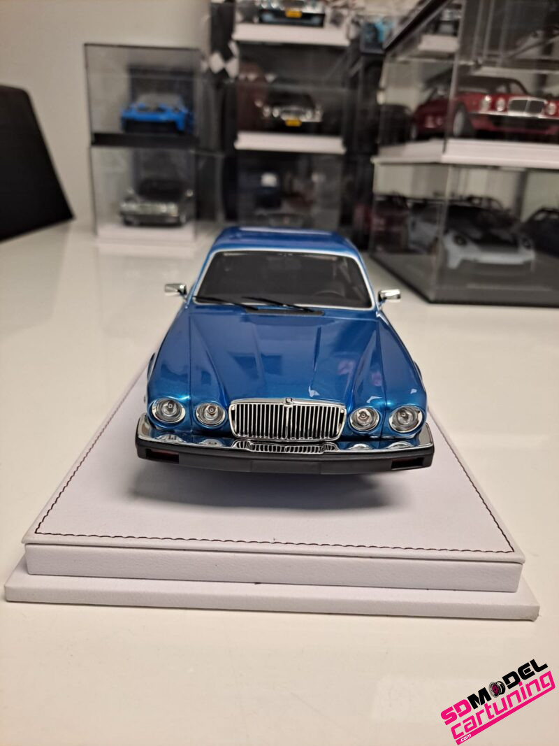 1:18 Jaguar XJ6 -1982 -  Blauw metallic - Afbeelding 5