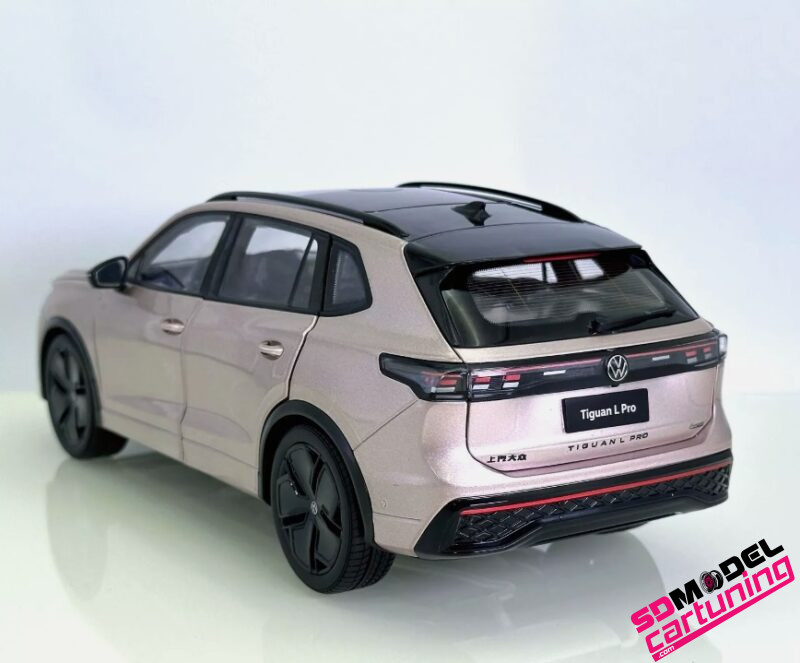 1:18 Volkswagen Tiguan L - 2024 - Metallic Roze - Imagen 3
