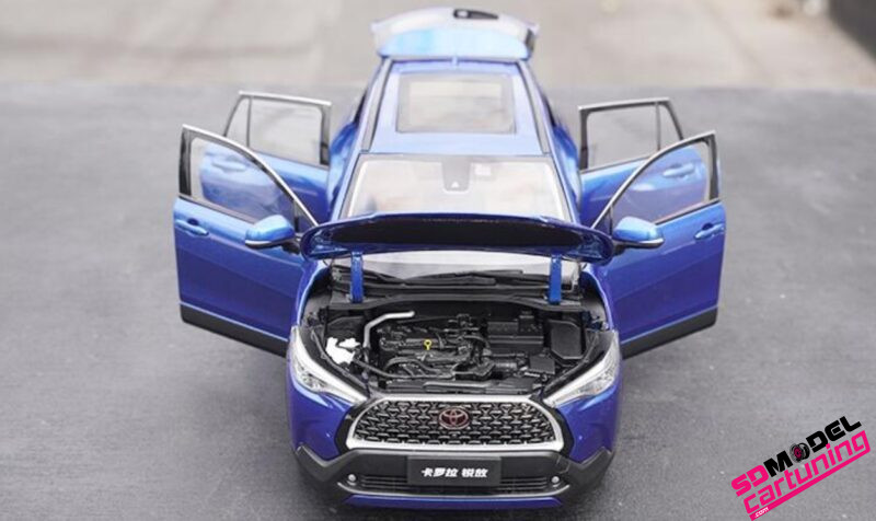 1:18 Toyota Corolla Cross - Metallic Blauw – Image 5