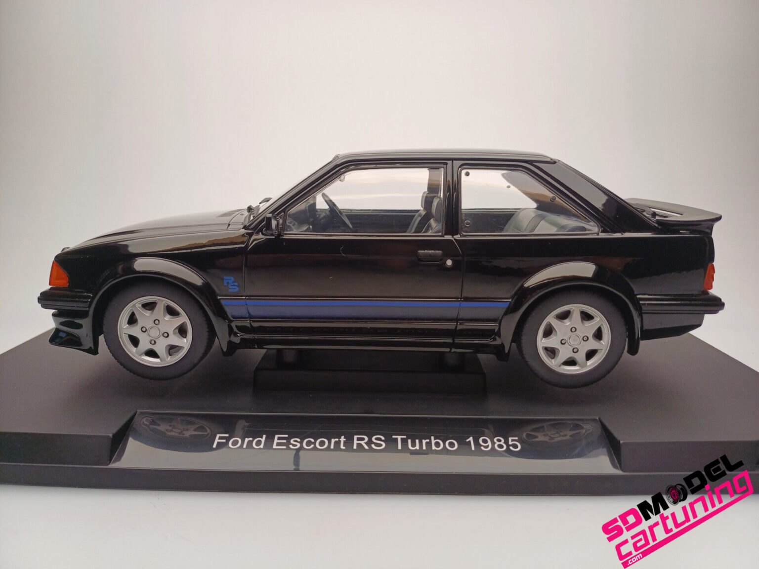 1/18 ModelCarGroup 1985 Ford Escort MK III RS Turbo #35 Hunsrück Rallye