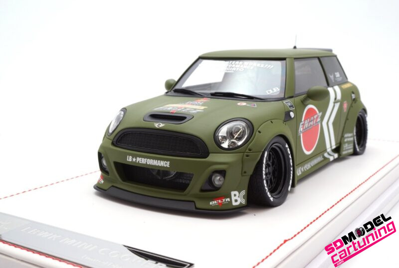 1:18 Mini Cooper LB Performance Liberty Walk - Army Groen
