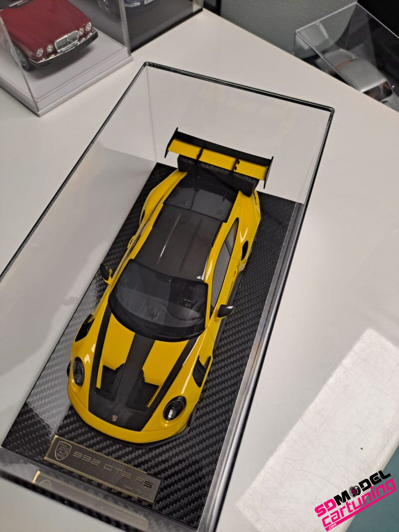 1:18 Porsche 911 GT3 RS - Geel – Image 3