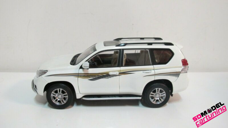 1:18 Toyota Landcruiser Prado - Imagen 9