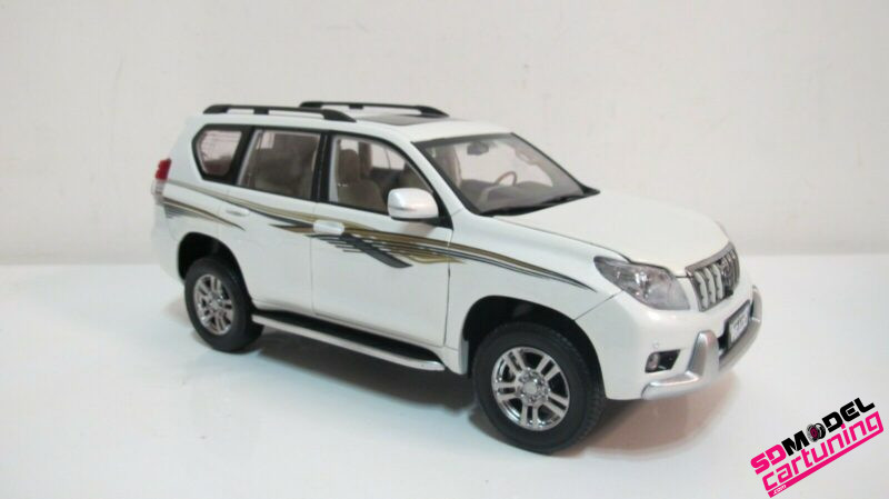 1:18 Toyota Landcruiser Prado - Imagen 2