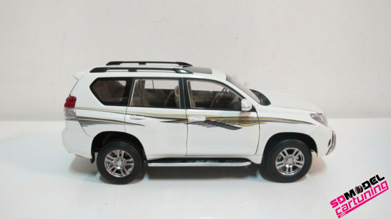 1:18 Toyota Landcruiser Prado - Imagen 7