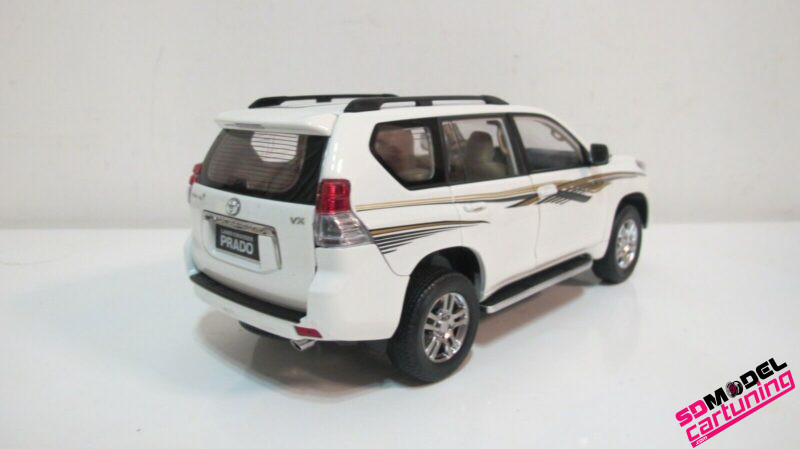 1:18 Toyota Landcruiser Prado - Imagen 6