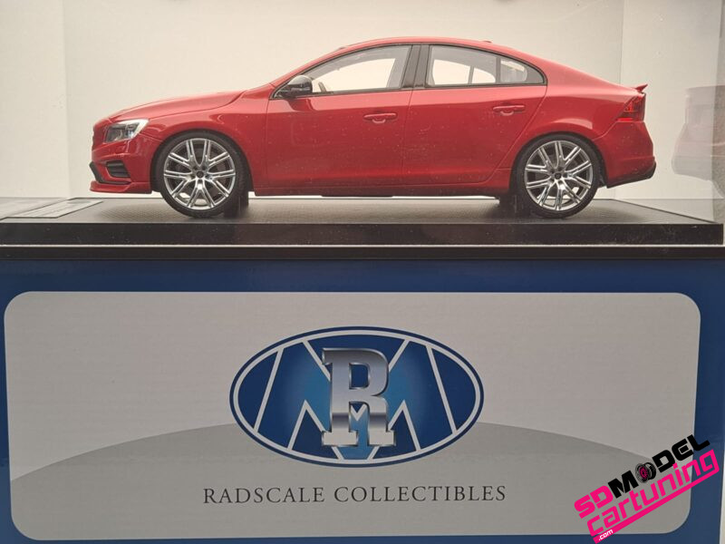 1:18 Volvo S60 Polestar - Rood - Inclusief Luxe Vitrinebox – Bild 6