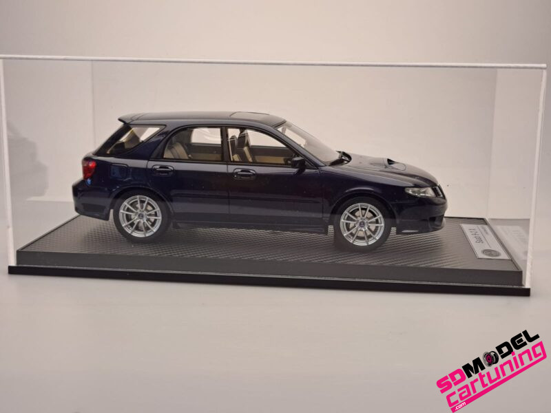 1:18 Saab 9-2X - Blauw - Inclusief Luxe Vitrinebox – Bild 10