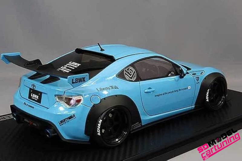 1:18 Toyota GT86 LB-Works Full Complete ver.1 - Lichtblauw - immagine 4