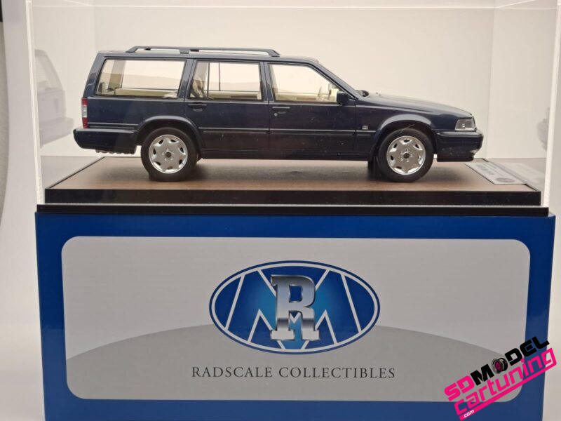 1:18 Volvo 960 Estate - Nautic Blue - Inclusief luxe Grondplaat En Vitrinebox - Imagen 7