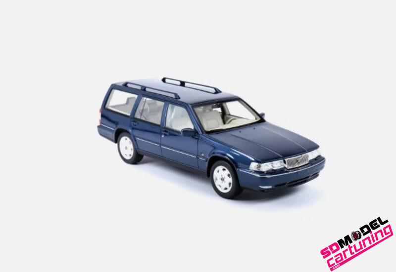 1:18 Volvo 960 Estate - Nautic Blue - Includes deluxe Baseplate And Display Case Box