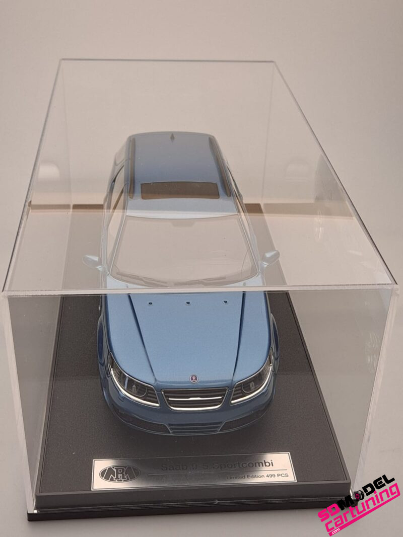 1/18 Saab 9-5 Sportcombi – 2006 – Ice Blauw – Inclusief Luxe Vitrine box - Imagen 6