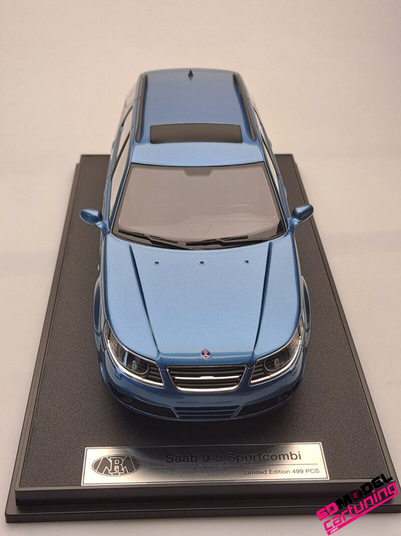 1/18 Saab 9-5 Sportcombi – 2006 – Ice Blauw – Inclusief Luxe Vitrine box - Imagen 8