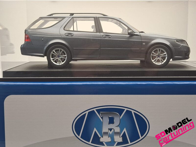 1/18 Saab 9-5 Sportcombi – 2006 – Titan Grijs – Inclusief Luxe Vitrine box - Imagen 8