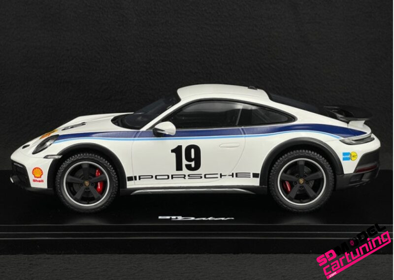 1:18 Porsche 911 992 Dakar Rallye #19 - Wit - Inclusief Luxe Vitrinebox - immagine 3