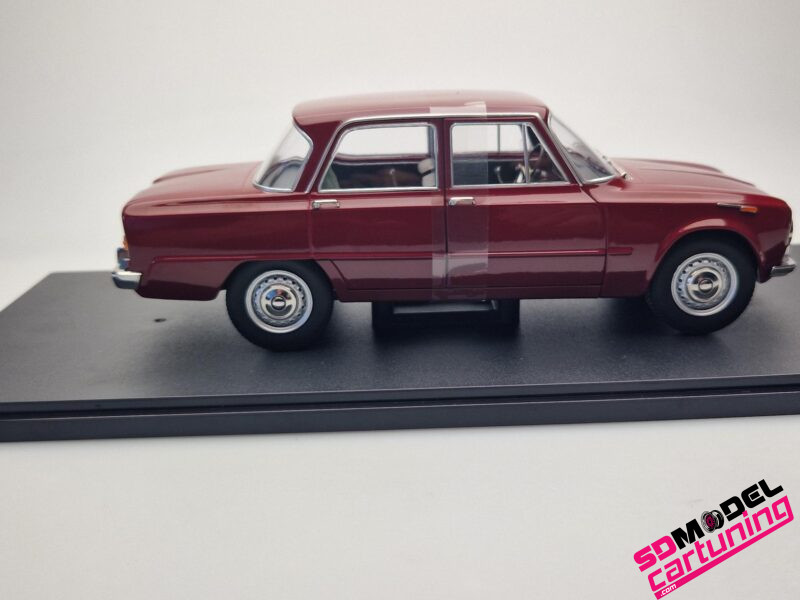 1:18 Alfa Romeo Giulia 1.6 Ti - 1962 - Donkerrood – Bild 4