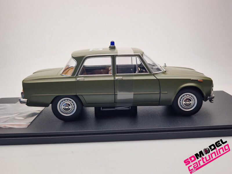 1:18 Alfa Romeo Giulia  1.6 Ti Carabinieri – Image 3