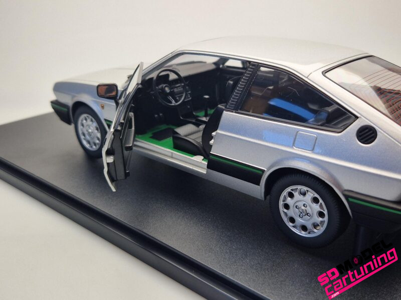 1:18 Alfa Romeo Sprint 1.5 Quadrifoglio Verde - 1983 - Grijs metallic – Bild 2