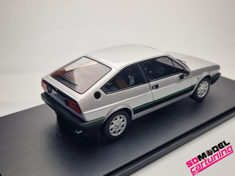 1:18 Alfa Romeo Sprint 1.5 Quadrifoglio Verde - 1983 - Grijs metallic – Bild 4