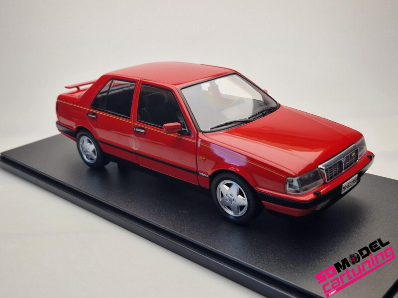 1:18 Lancia Thema 8.32 Ferrari 2S - 1988 -  Ferrari rosso - Afbeelding 2