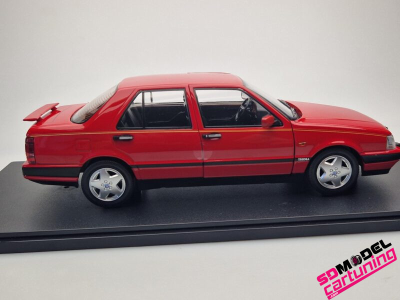 1:18 Lancia Thema 8.32 Ferrari 2S - 1988 -  Ferrari rosso - Afbeelding 5
