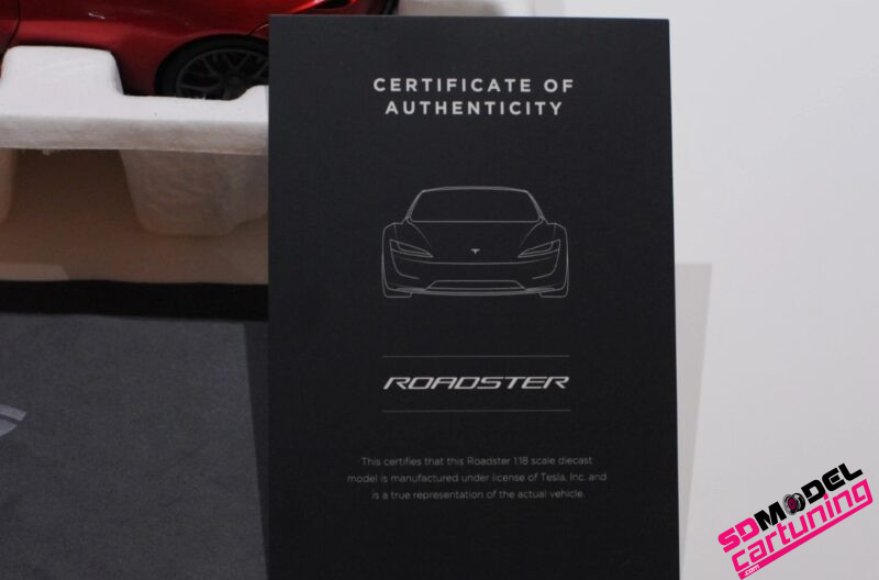1:18 Tesla Roadster - Rood metallic - immagine 9
