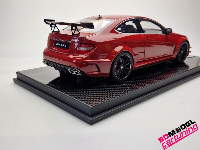 1:18 Mercedes Benz C63 AMG Black series - Rood – Bild 2