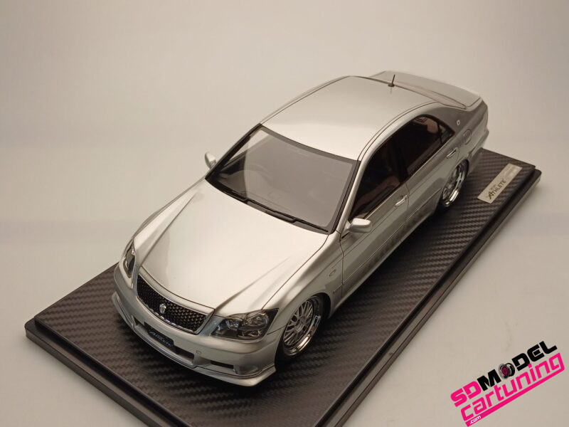 1:18 Toyota Crown Athlete (GRS180) 3.5 - Zilver – Image 6