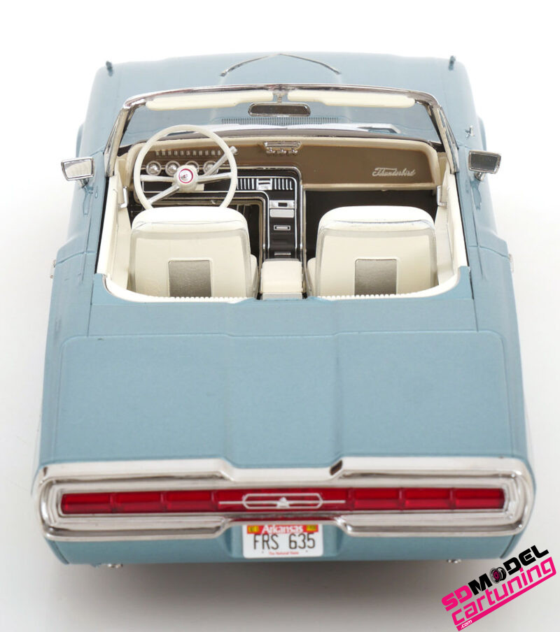 1:18 Ford Thunderbird Cabrio – 1966 – Lichtblauw Metallic - Imagen 4