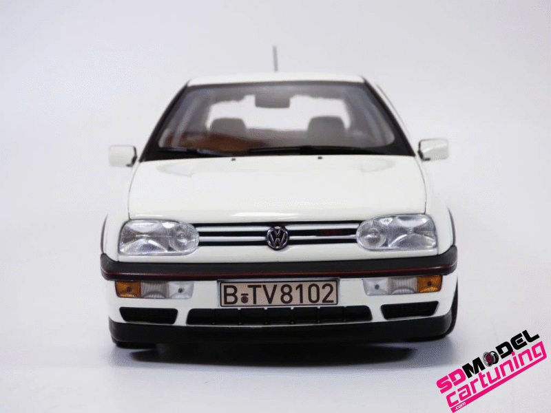 1:18 Volkswagen Golf MK3 GTI – 1996 – Candy Wit – Bild 2