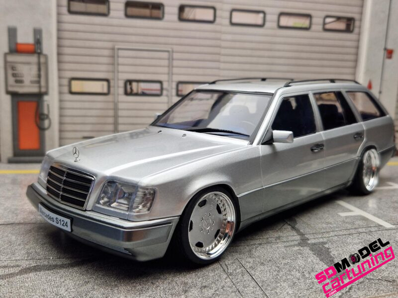 1:18 Mercedes Benz E-klasse 300E Estate - 1995 - Zilver met AMG velgen - immagine 5