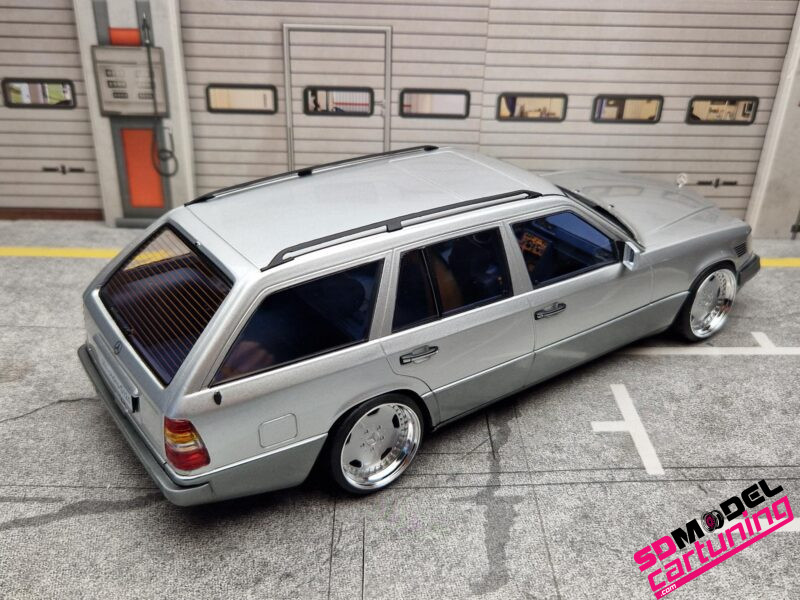1:18 Mercedes Benz E-klasse 300E Estate - 1995 - Zilver met AMG velgen - immagine 7