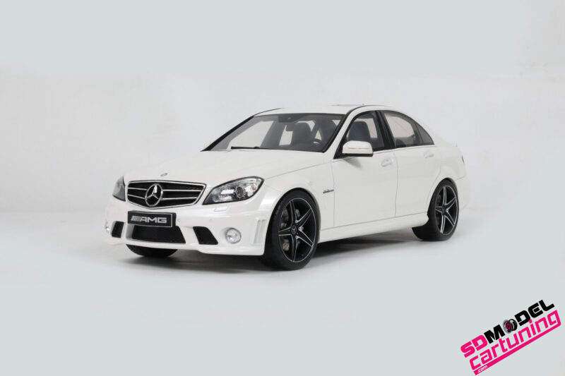 1:18 Mercedes Benz C63 AMG - 2007 - Diamantweiß